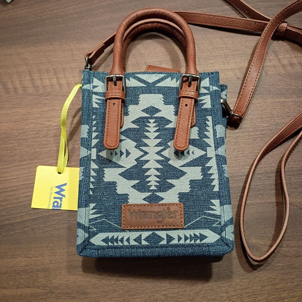 Wrangler small crossbody bag. NWT